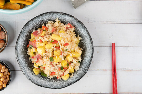 菠蘿培根炒飯