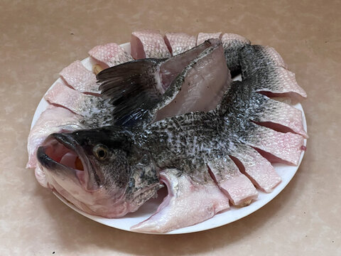 清蒸鱸魚