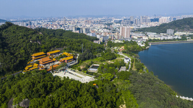 石巖湖溫泉渡假村
