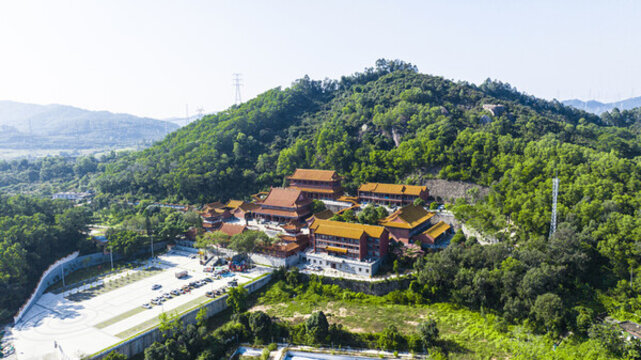 石巖湖溫泉渡假村