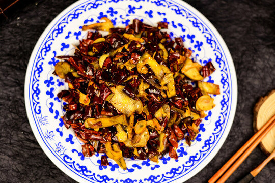 干椒炒粉菌