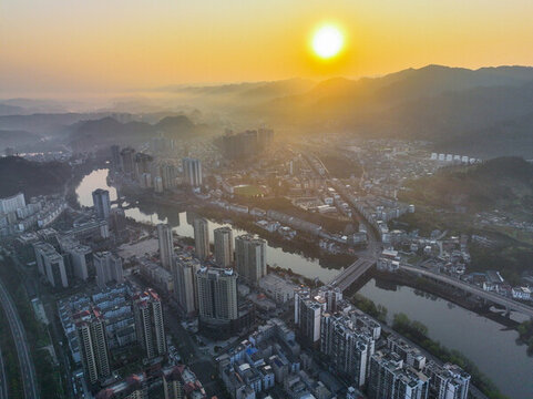 銅仁玉屏縣城日出晨霧風(fēng)光