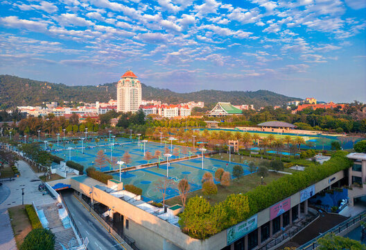 廈門大學(xué)