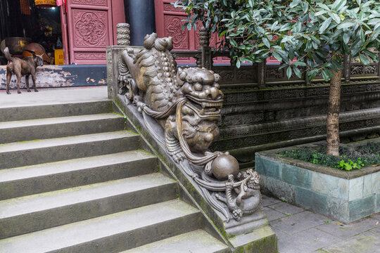 石雕龍