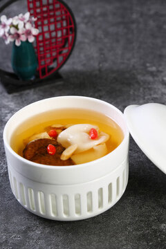 瑪卡養(yǎng)生花膠湯