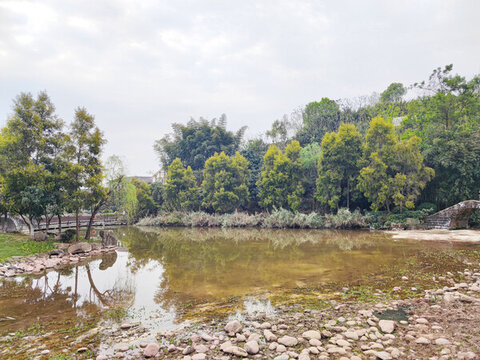 公園小湖