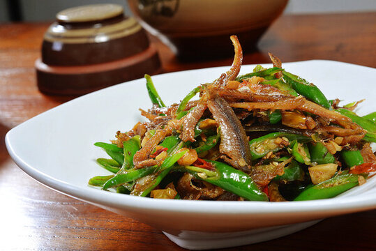 小炒河魚干