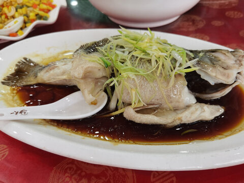 清蒸鱸魚