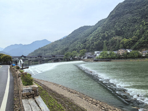 山水龍鱗壩