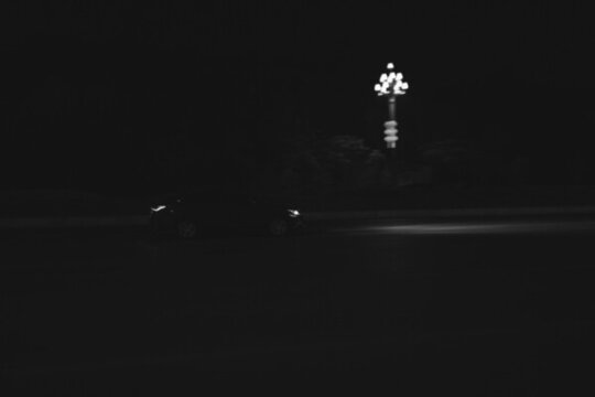 疾馳的汽車