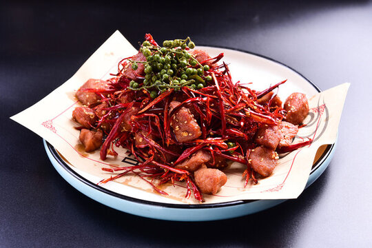 烹汁伊賽牛肉粒