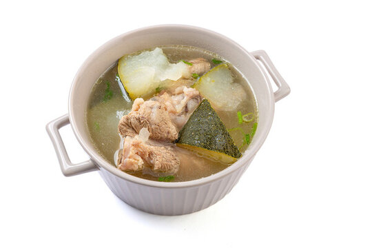 筒子骨冬瓜湯