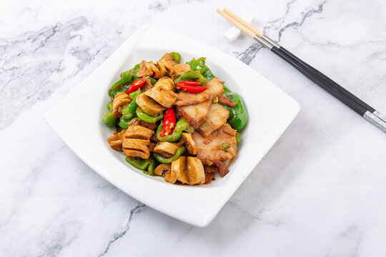 五花肉炒面筋