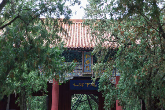 岱廟仁安門