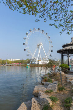 天津長(zhǎng)虹生態(tài)公園摩天輪城市風(fēng)光