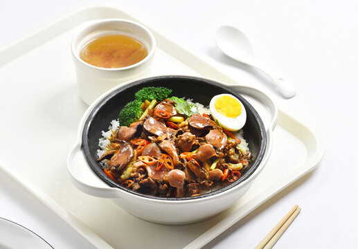 麻辣雞雜套飯