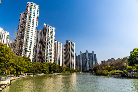 上海蘇州河沿岸建筑及碼頭