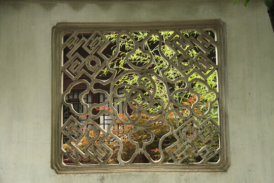 鏤空窗