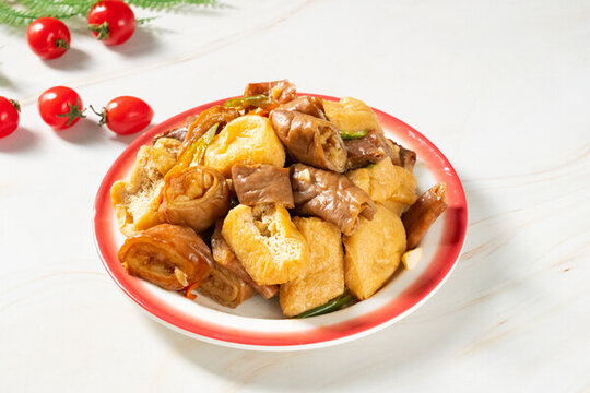 豆腐泡炒肥腸