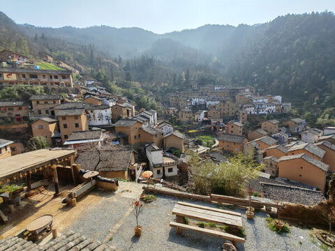 陽產(chǎn)土樓全景