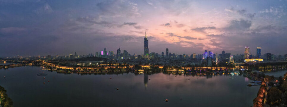 南京城市夜景玄武湖落日航拍全景