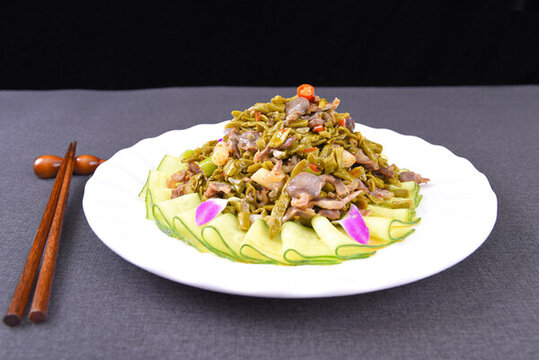酸豆角炒雞胗