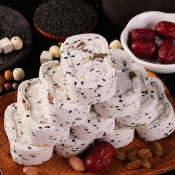 堅(jiān)果茯苓八珍糕