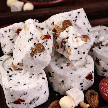 堅(jiān)果茯苓八珍糕