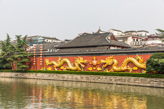 雙龍照壁