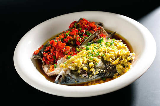 雙味蒸雄魚頭