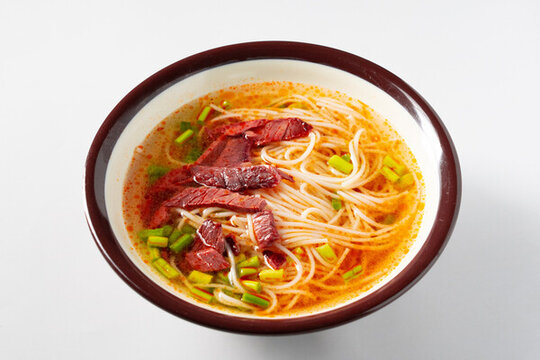蒜苔牛肉湯面