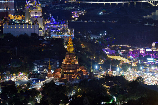 西雙版納告莊大佛塔風(fēng)光夜景