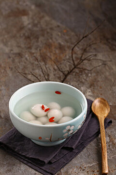 芝麻湯圓