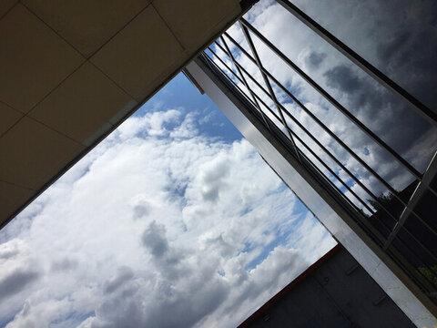 鏡面天空