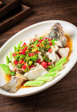 鮮花椒蒸鱸魚