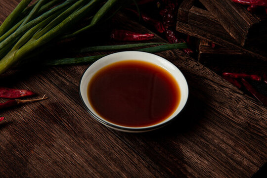 一碟醬油調(diào)味