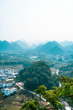 俯拍山村小道水泥路