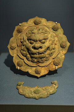 獸面形銅鋪首