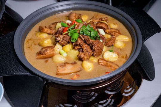 鐵鍋燉牛肉