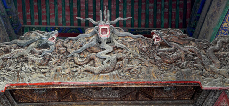 戒臺寺明代雕龍佛龕