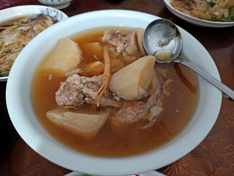 蘿卜燉骨肉養(yǎng)生湯