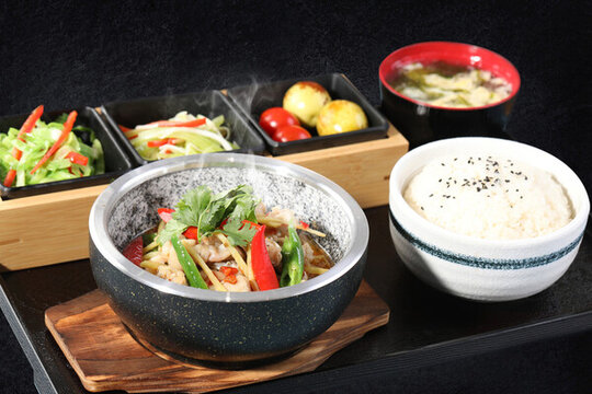仔姜牛蛙飯