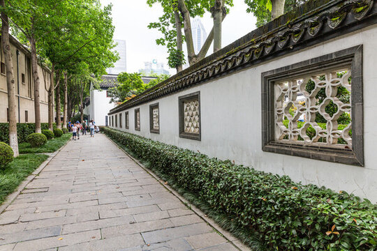中式院墻瓦墻花窗