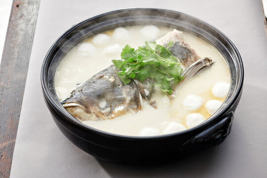千島湖有機魚頭湯