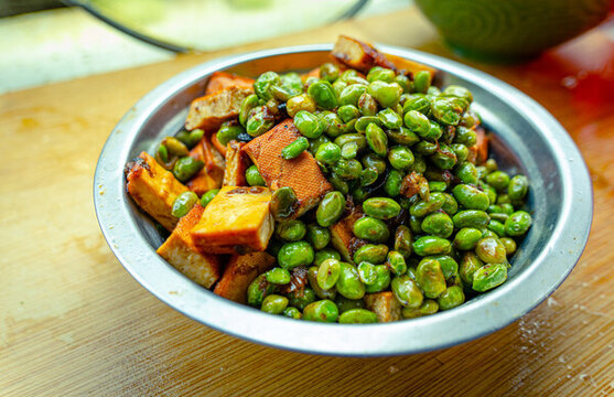 毛豆炒豆干