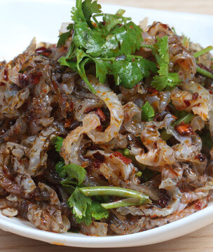 拌魚(yú)皮