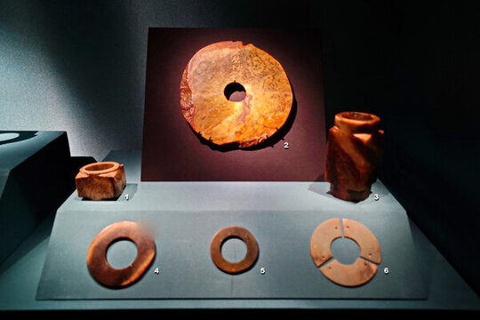 玉潤(rùn)中華環(huán)和三璜聯(lián)璧