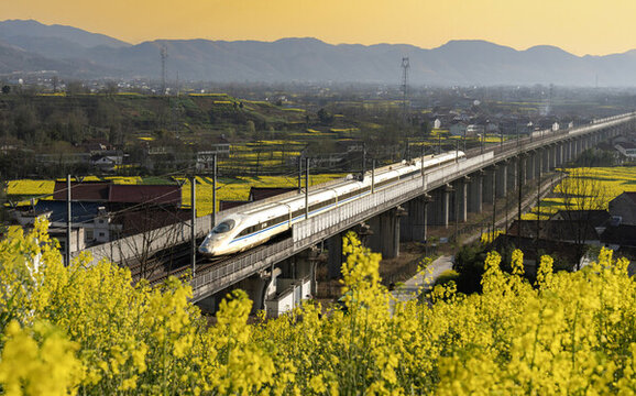 開往春天的列車