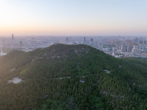 航拍濟(jì)南千佛山
