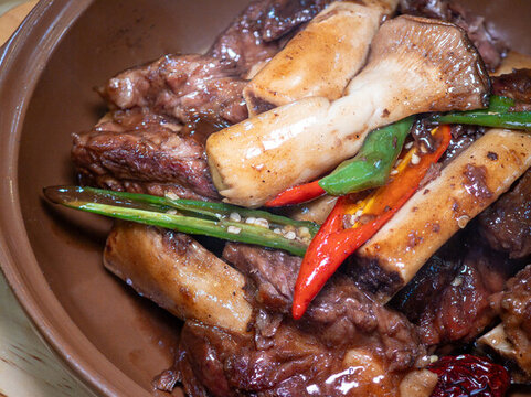 韓國(guó)美食韓式鹵牛肋骨